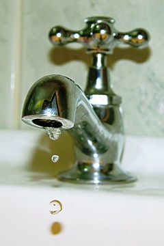 This photo of a dripping tap in need of a plumber (and maybe a new fixture) was taken by Sidiney Carlos Niclote of Francisco Beltrao, Brazil.